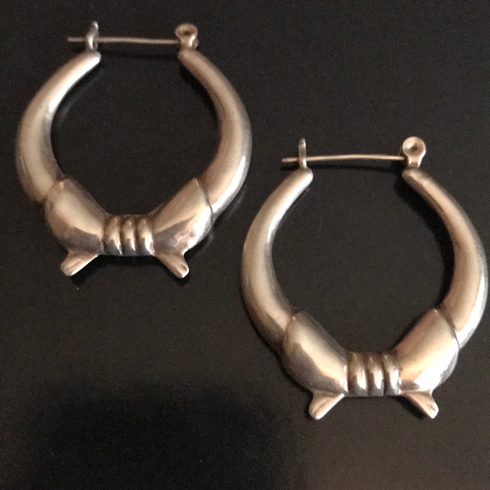 Vintage 925 bow earrings. EUC